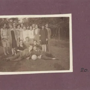Fotoalbum mládeže z let 1924–28 — fotografie 9 z 11